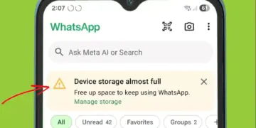 Pemberitahuan Device storage almost full atau memori penuh di dalam aplikasi WhatsApp