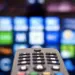 Masuk ke menu pengaturan atau smart hub untuk mulai menerapkan setting Samsung TV guna mengunduh aplikasi resmi penyiar Piala Dunia 2026.