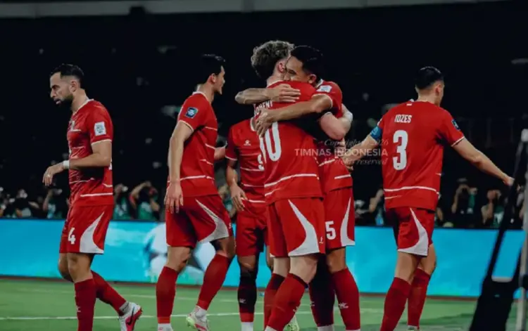 Selebrasi gol para pemain Timnas Indonesia di lapangan sebagai bentuk optimisme memenangkan pertandingan Friendly Match 2026.