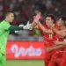 Kiper dan bek Timnas Indonesia berkoordinasi menjelang laga hidup mati kontra Mozambik malam ini.