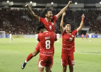 Kegembiraan para pemain Timnas Indonesia U-19 setelah mencetak gol, menunjukkan kerja sama tim yang solid menjelang laga kontra Australia.