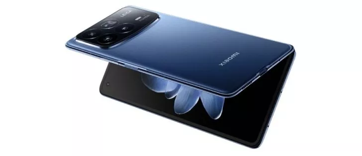 Render bodi tipis Xiaomi Mix Fold 5 warna biru dalam posisi setengah terlipat yang menunjukkan kemegahan layarnya.