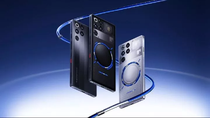 Varian warna hitam transparan dan perak dari HP nubia terbaru tipe RedMagic 11 dengan desain elemen lingkaran futuristis.