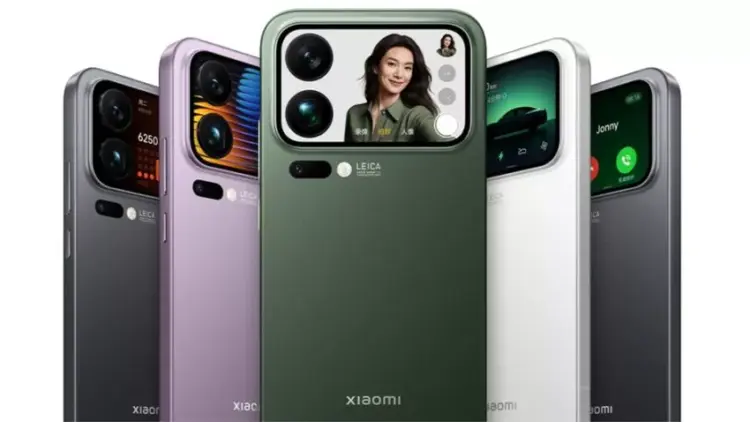 Desain futuristik bodi belakang Xiaomi 18 Pro yang menampilkan layar mini multifungsi di samping modul dua kamera besar.