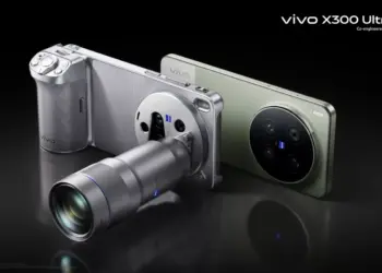 Konsep produk Vivo X300 Ultra bersanding dengan perangkat rig kamera eksternal dan lensa telefoto modular Zeiss.