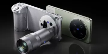 Konsep produk Vivo X300 Ultra bersanding dengan perangkat rig kamera eksternal dan lensa telefoto modular Zeiss.
