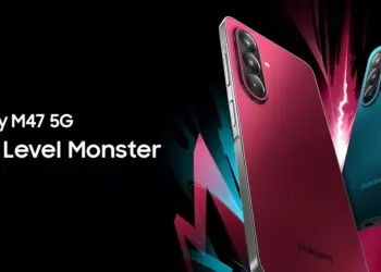 Poster resmi perilisan Samsung Galaxy M47 5G dengan slogan Next Level Monster berlatar belakang hitam.