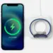 Pengisian daya cepat menggunakan charger MagSafe iPhone Duo bersama Apple Watch.