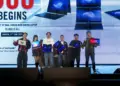 Jajaran Team ROG bersama Lenny Lin selaku Country Manager ASUS Indonesia saat peluncuran resmi laptop dual-screen ASUS ROG Zephyrus Duo GX651 di Jakarta.
