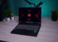 Tampilan fisik sisi depan laptop gaming Axioo Pongo 755 AMD dengan layar 16 inci rasio 16:10 yang menampilkan visual jernih.