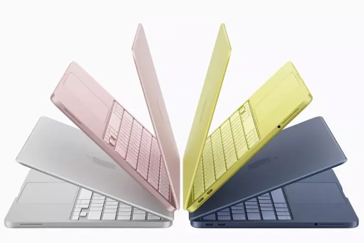 Deretan laptop Apple MacBook Air dengan berbagai varian warna estetik yang mengalami penyesuaian harga per Juli 2026.