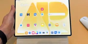 Tampilan layar utama antarmuka tablet Huawei MatePad Air 2026 dengan berbagai ikon aplikasi dan aksesori M-Pencil