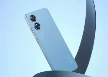 Bagian belakang HP OPPO 2 jutaan warna biru muda bertekstur dengan dua lingkaran kamera AI.