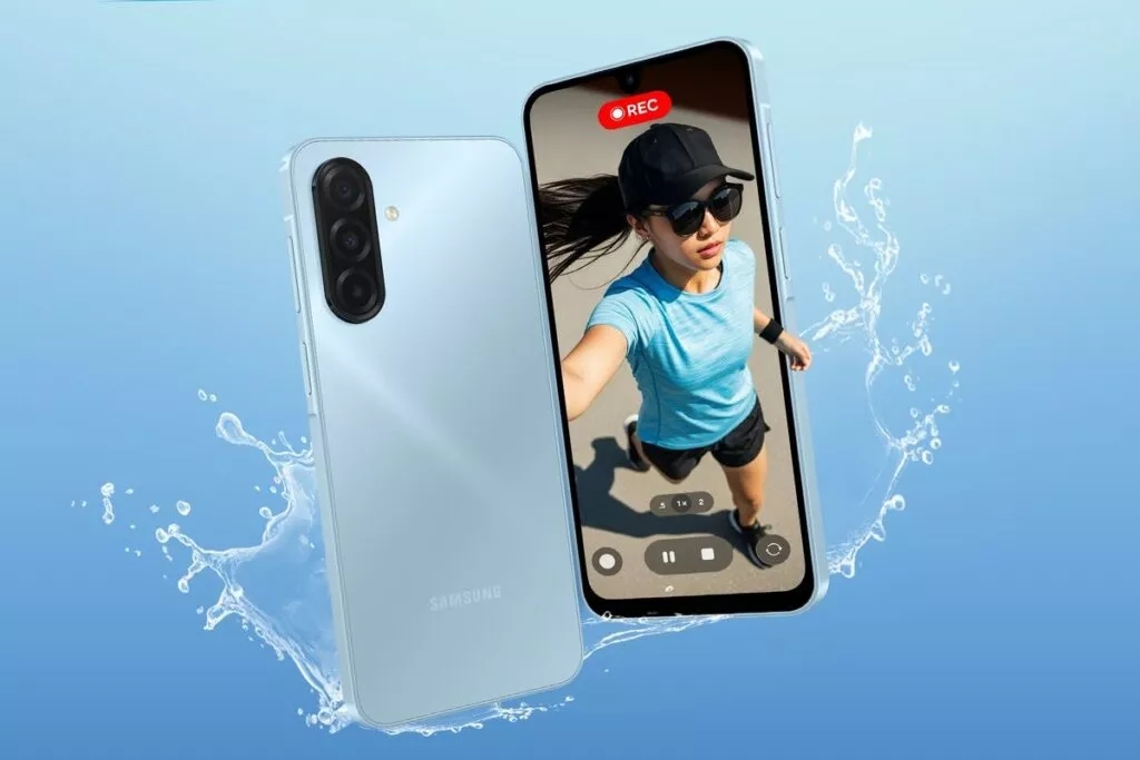 Desain bodi belakang dan layar depan HP Samsung 2 jutaan warna biru muda dengan latar belakang cipratan air, menampilkan antarmuka perekaman video.