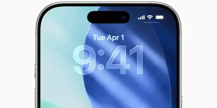 Tampilan Lock Screen iPhone dengan fitur Dynamic Island pada sistem iOS 26.6.
