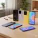 Berbagai pilihan smartphone Android yang diletakkan di atas meja, ilustrasi persiapan penting sebelum beli HP bekas.