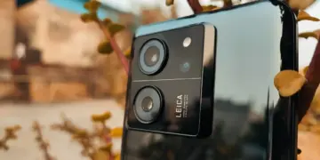 Close up modul kamera belakang HP Xiaomi dengan lensa Leica premium yang bagus untuk foto dan video.