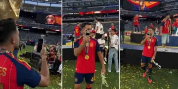 Rangkaian momen pemain Spanyol merekam perayaan juara Piala Dunia 2026 menggunakan Honor Robot Phone.
