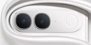 Close-up detail modul kamera belakang Vivo S2 dengan dua lensa utama dan ring light.