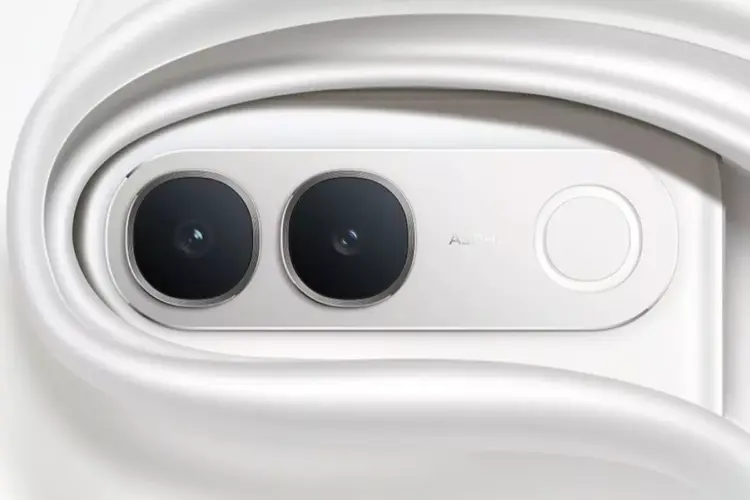 Close-up detail modul kamera belakang Vivo S2 dengan dua lensa utama dan ring light.