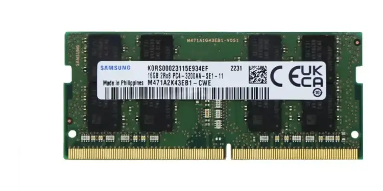 Kepingan memori RAM DDR4 Samsung berkapasitas 16GB dual rank untuk upgrade laptop.