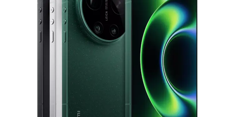 Desain belakang HP flagship 10 juta Xiaomi dengan modul kamera Leica melingkar dan bodi warna hijau premium.