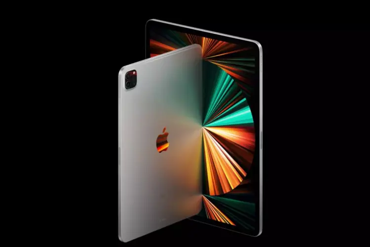 Sisi belakang dan depan tablet iPad Pro Apple yang menampilkan logo ikonik serta layar berspesifikasi tinggi.