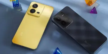Tampilan penuh bodi belakang Vivo varian warna kuning emas dan hitam dalam daftar HP rilis Agustus.