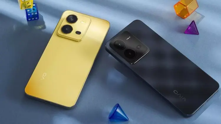 Tampilan penuh bodi belakang Vivo varian warna kuning emas dan hitam dalam daftar HP rilis Agustus.