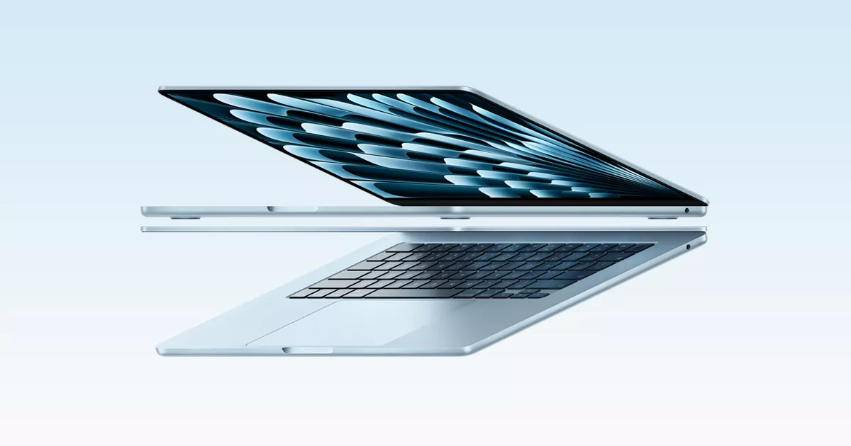 Laptop MacBook Air berwarna biru muda dalam posisi terbuka memperlihatkan layar dan bodi super tipis.
