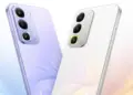 Tampilan desain bodi belakang smartphone modern dalam varian warna ungu dan putih yang stylish. Harga HP Oppo