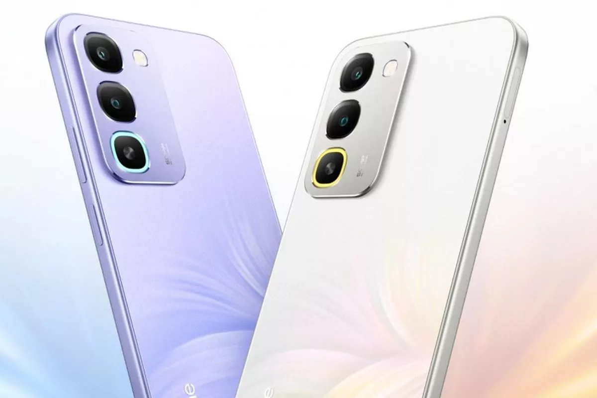 Tampilan desain bodi belakang smartphone modern dalam varian warna ungu dan putih yang stylish.