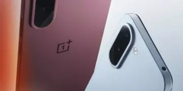 Tampilan bagian belakang smartphone OnePlus N6x dalam varian warna merah keunguan (maroon) dan biru muda dengan modul kamera ganda.