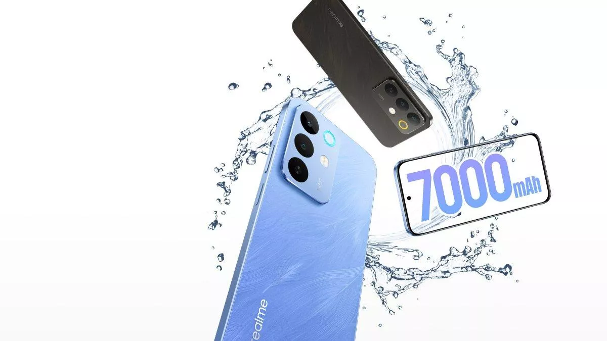 Smartphone tahan air dengan baterai jumbo 7000 mAh dan efek cipratan air.