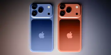 Tampilan bodi belakang iPhone 17 varian warna biru dan oranye dengan modul kamera berdesain memanjang.