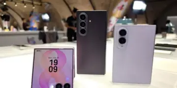 Lini smartphone lipat flagship Samsung Galaxy Z Fold 8 series dan Z Flip 8 yang telah resmi diperkenalkan.
