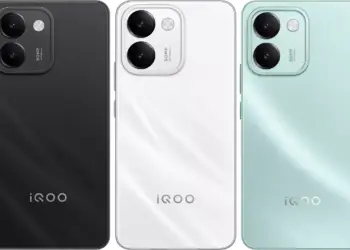 Tampak belakang smartphone iQOO Z11S dalam warna hitam, putih, dan hijau mint dengan kamera 50MP Aspherical.