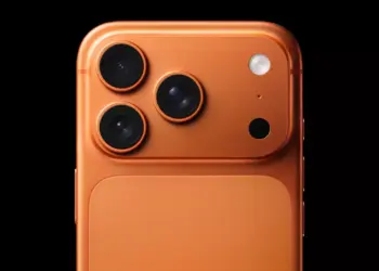 Desain modul kamera belakang iPhone 17 yang mengusung tiga lensa canggih beserta lampu kilat LED dan sensor pendukung.