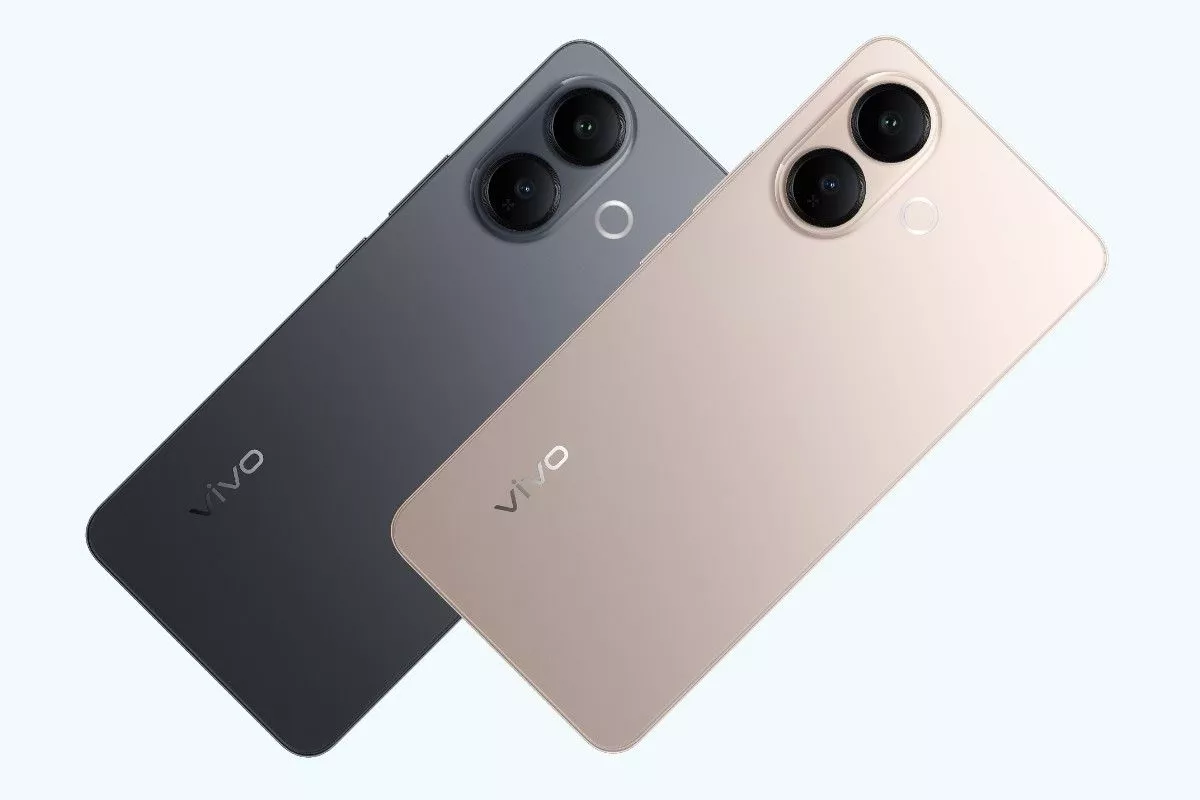 Dua unit Vivo V70 Lite 4G warna abu-abu dan krem diposisikan miring memperlihatkan modul kamera.