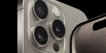Modul kamera tiga lensa iPhone Pro dengan bodi titanium untuk update harga iPhone September 2026.