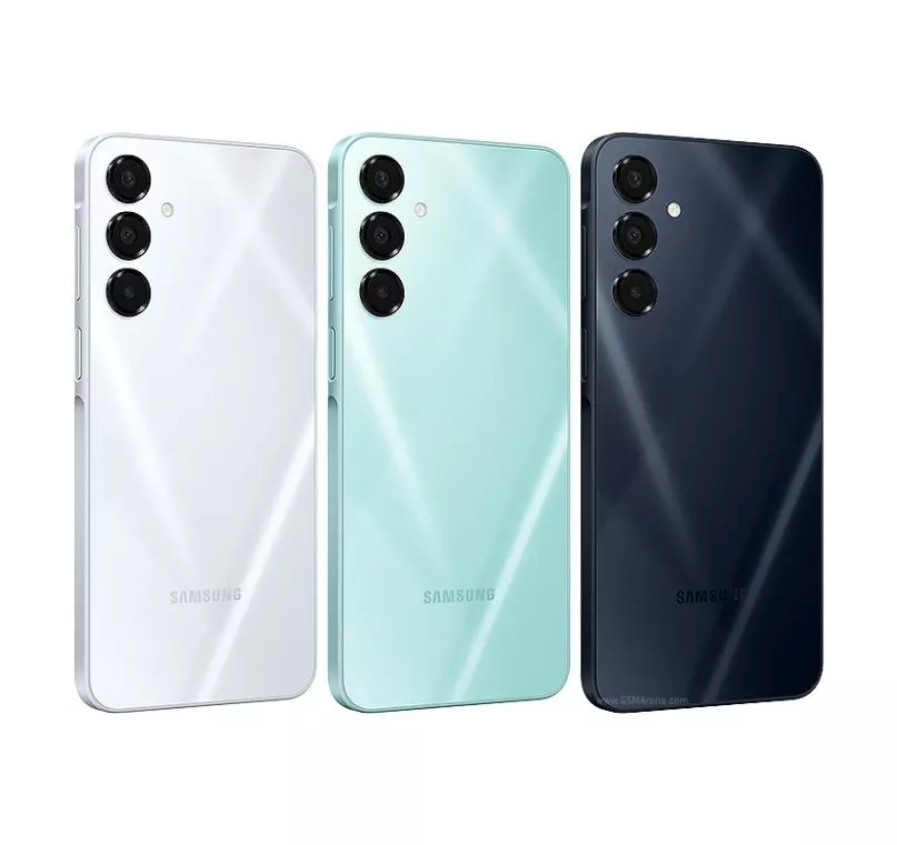Tiga varian warna HP reseller Samsung dengan tiga kamera belakang vertikal