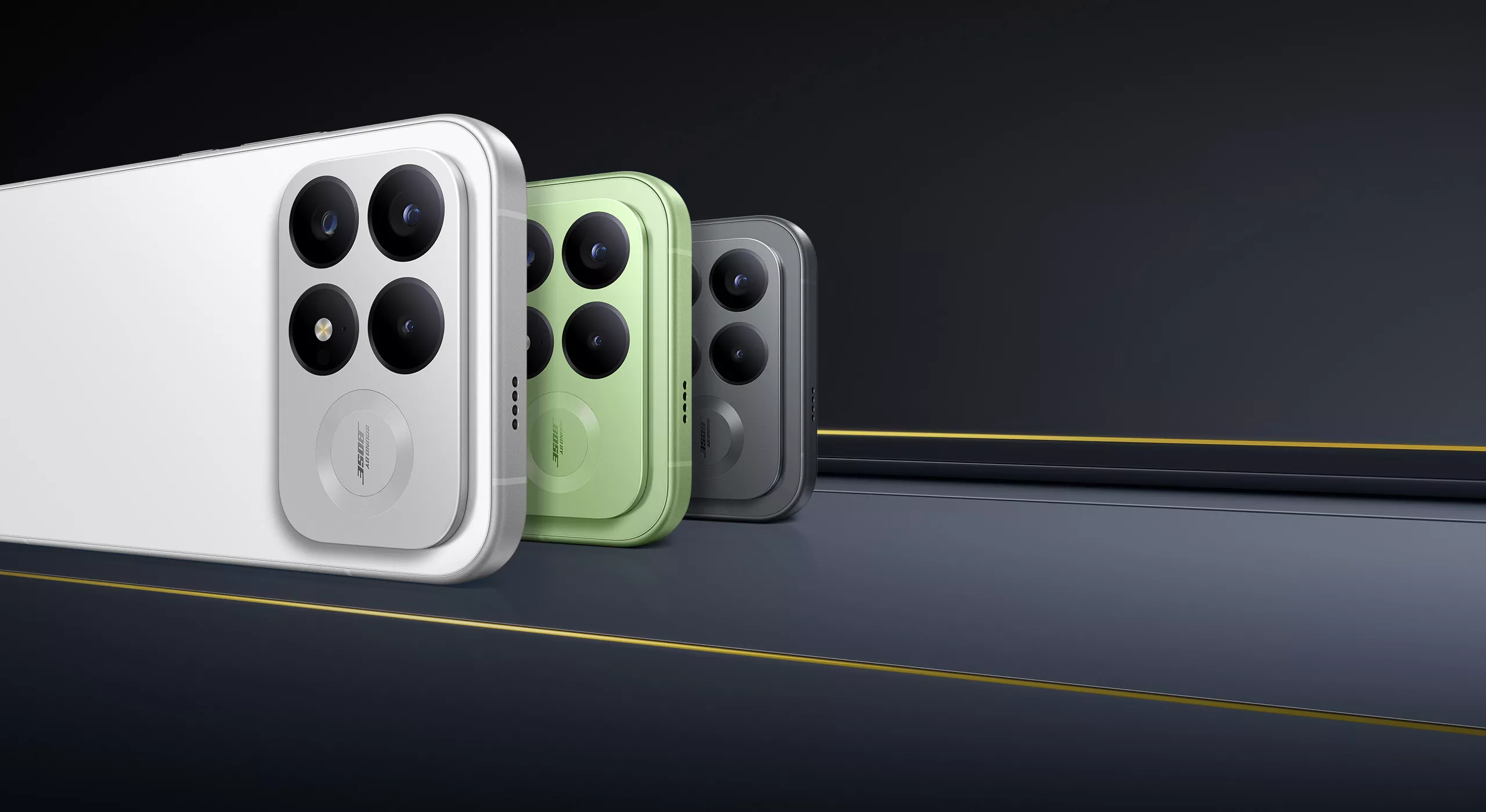 Close-up detail modul kamera belakang tiga smartphone POCO F9 Pro berwarna putih, hijau, dan abu-abu.
