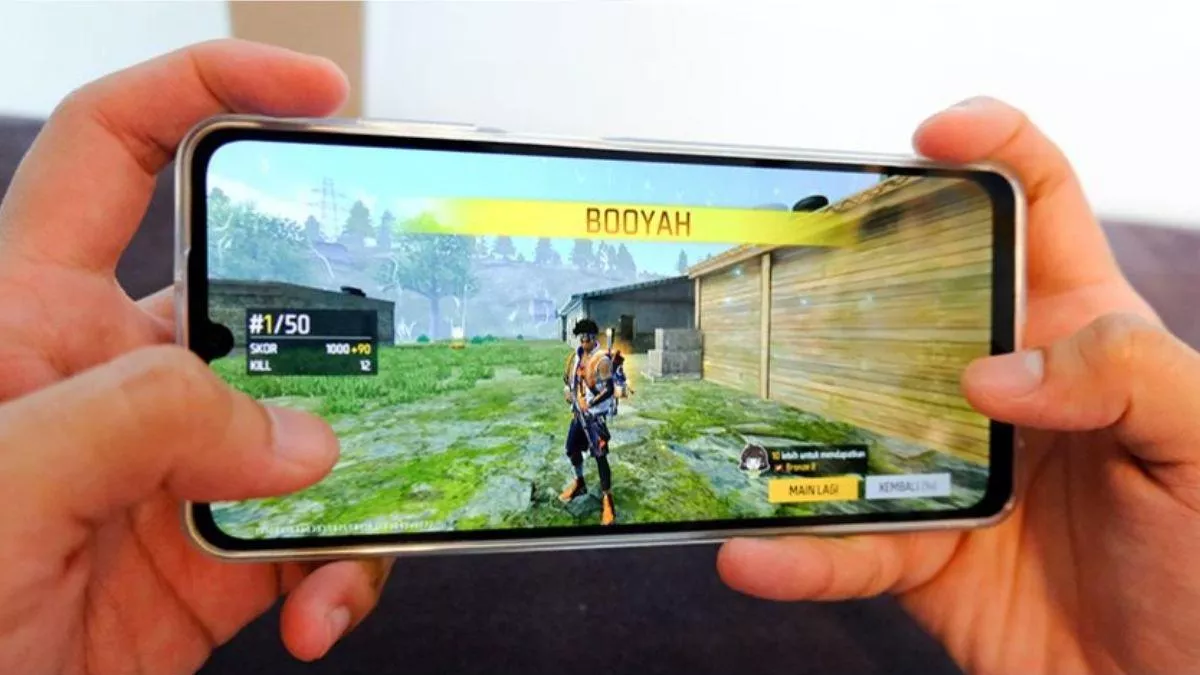 Penggunaan HP 1 jutaan layar 120Hz untuk main game battle royale Free Fire meraih Booyah.