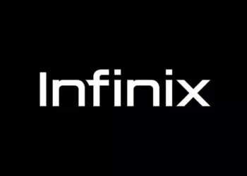 Logo Infinix berwarna putih dengan latar belakang hitam polos.