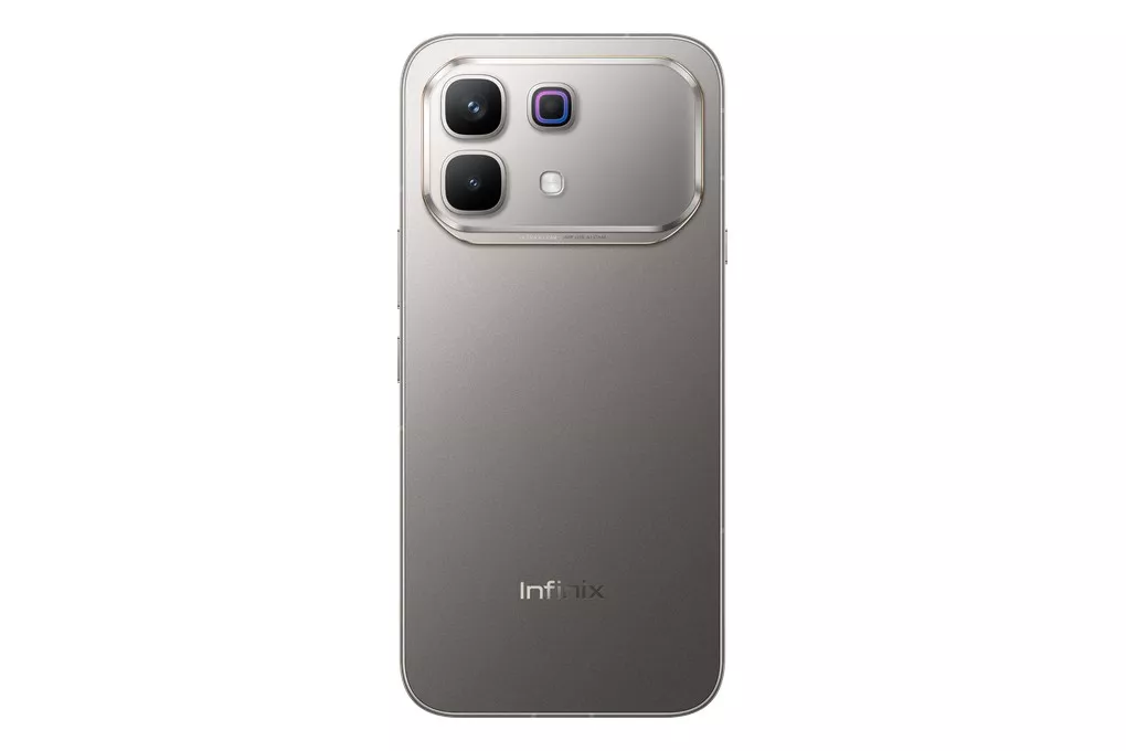 Tampilan bodi belakang smartphone Infinix warna abu-abu dengan modul kamera belakang berdesain modern.