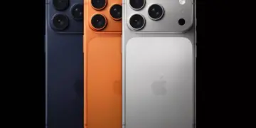 Tiga varian warna iPhone 17 Pro dengan modul kamera memanjang horizontal tampak belakang.
