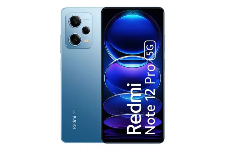 Tampak depan dan belakang smartphone Redmi Note 12 Pro 5G berwarna biru muda.