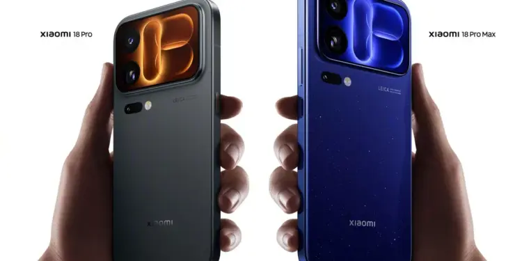 Dua genggaman tangan memegang bodi belakang Xiaomi 18 Pro abu-abu dan Xiaomi 18 Pro Max biru.