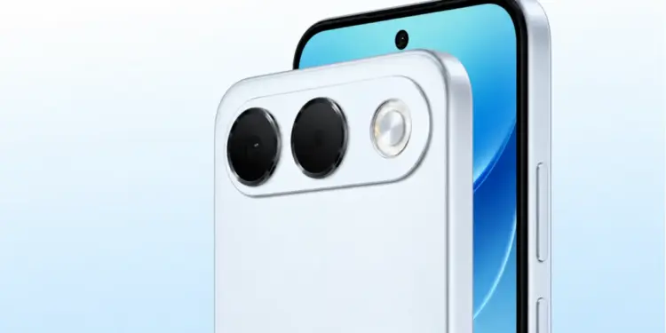 Modul kamera belakang OPPO A7 Pro warna perak dengan desain melengkung elegan mirip gaya iPhone Air.