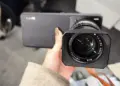 HP Xiaomi dengan lensa kamera Leica eksternal terpasang yang telah mencapai batas pembaruan EOL.
